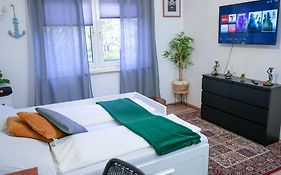 Privatzimmer In Apartment-Gastgeber: Ist Nelson